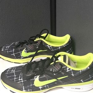 Nike sneakers nwob